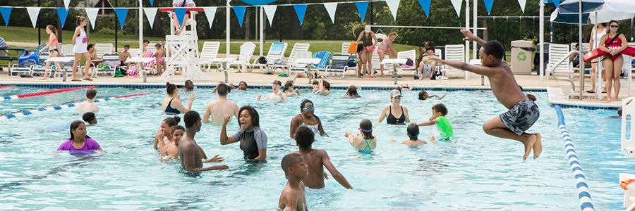 kids swimming at Washington Park Pool 